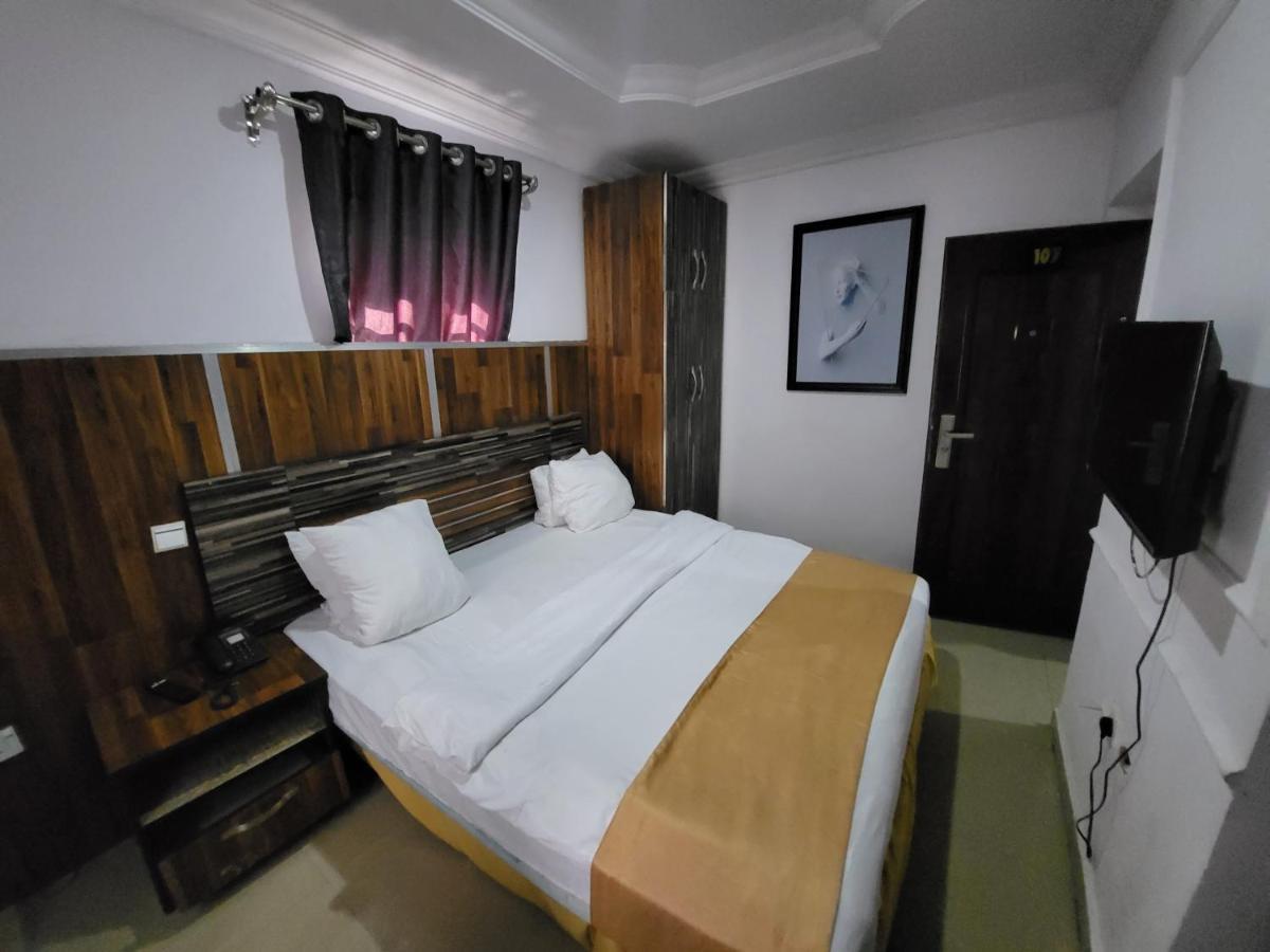 Villa Palazzo Hotel And Apartments Ikeja Luaran gambar